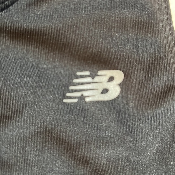 NEW Balance Lightning Dry Sports Bra - Picture 5 of 10